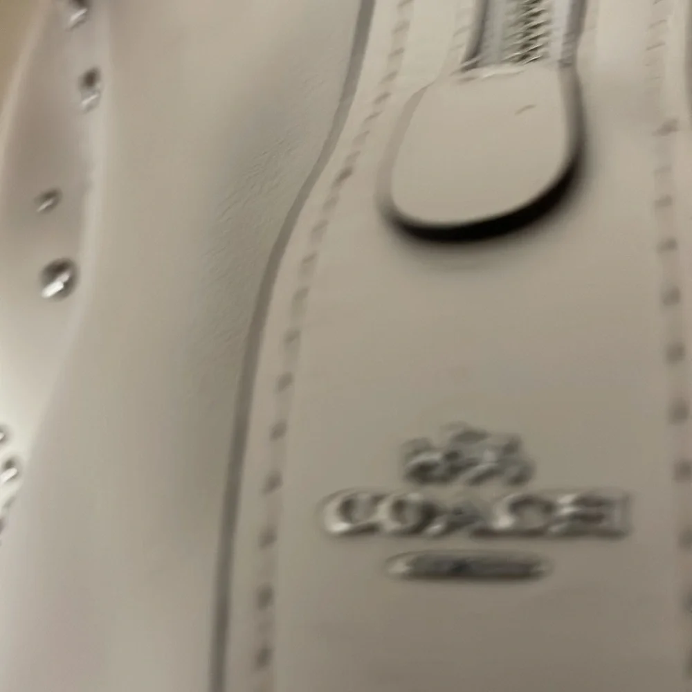 Coach Edie 42 Shoulder Bag - Picture 4 of 8